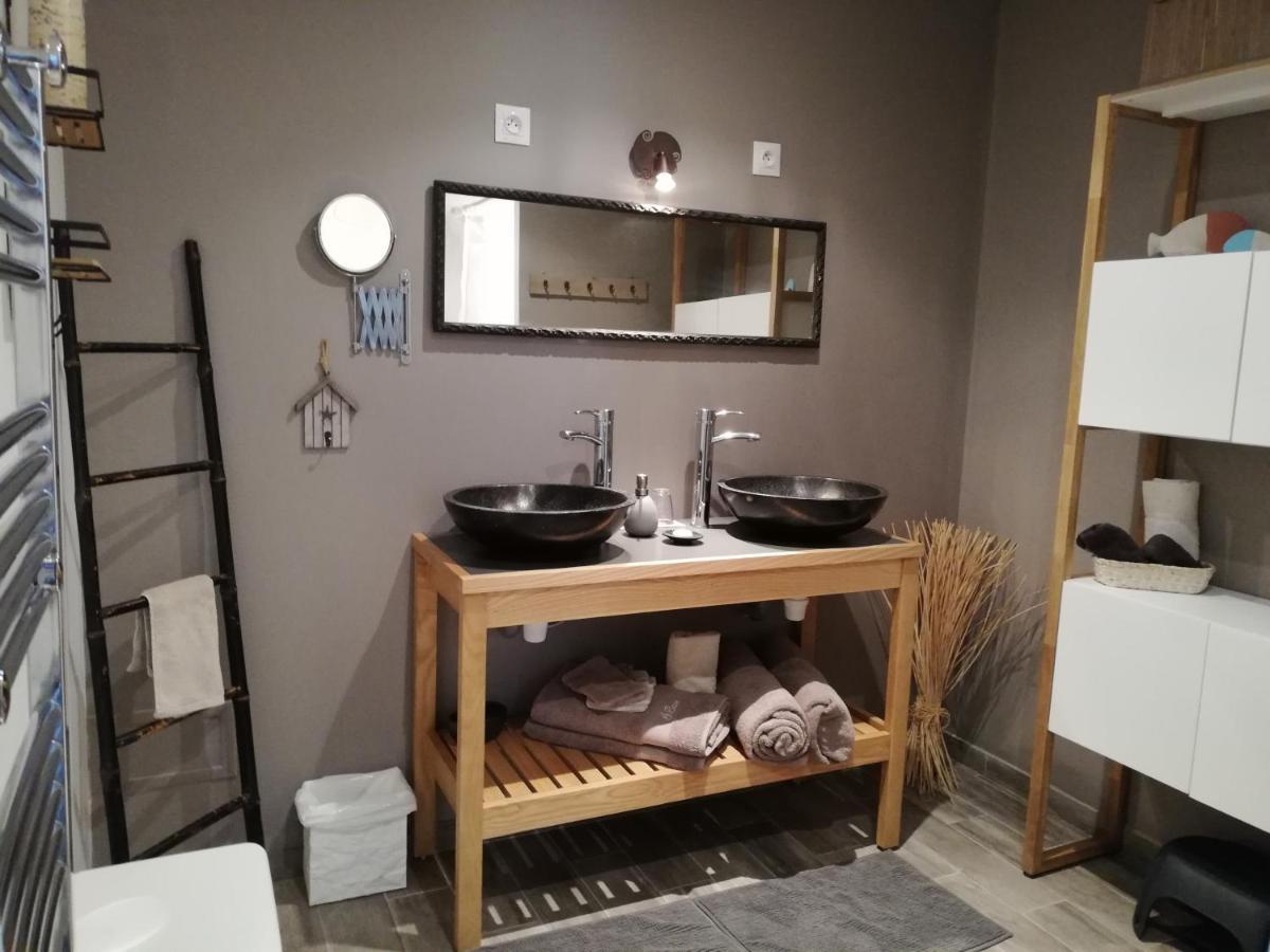 Au Logis De La Mongie Bed & Breakfast Soullans Bagian luar foto