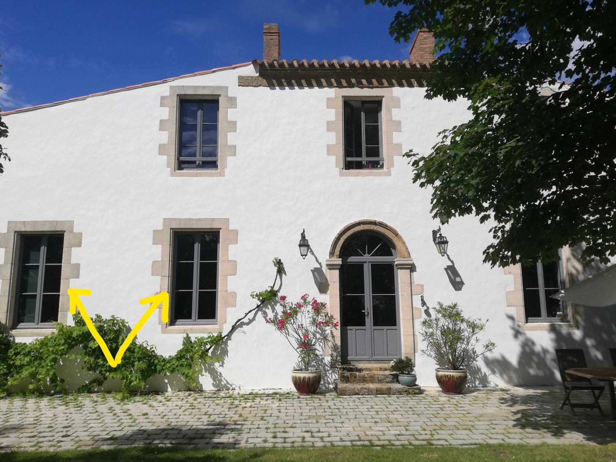 Au Logis De La Mongie Bed & Breakfast Soullans Bagian luar foto
